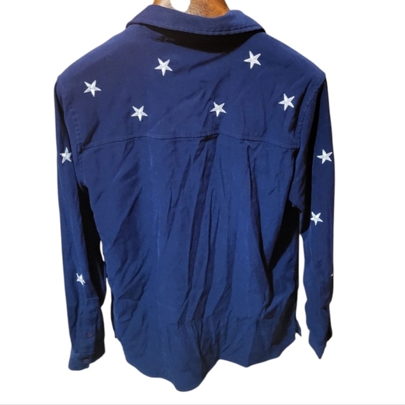 Quacker Factory Western Style Long Sleeve Blue Shirt With Stars Design Sz Large - Picture 2 of 5